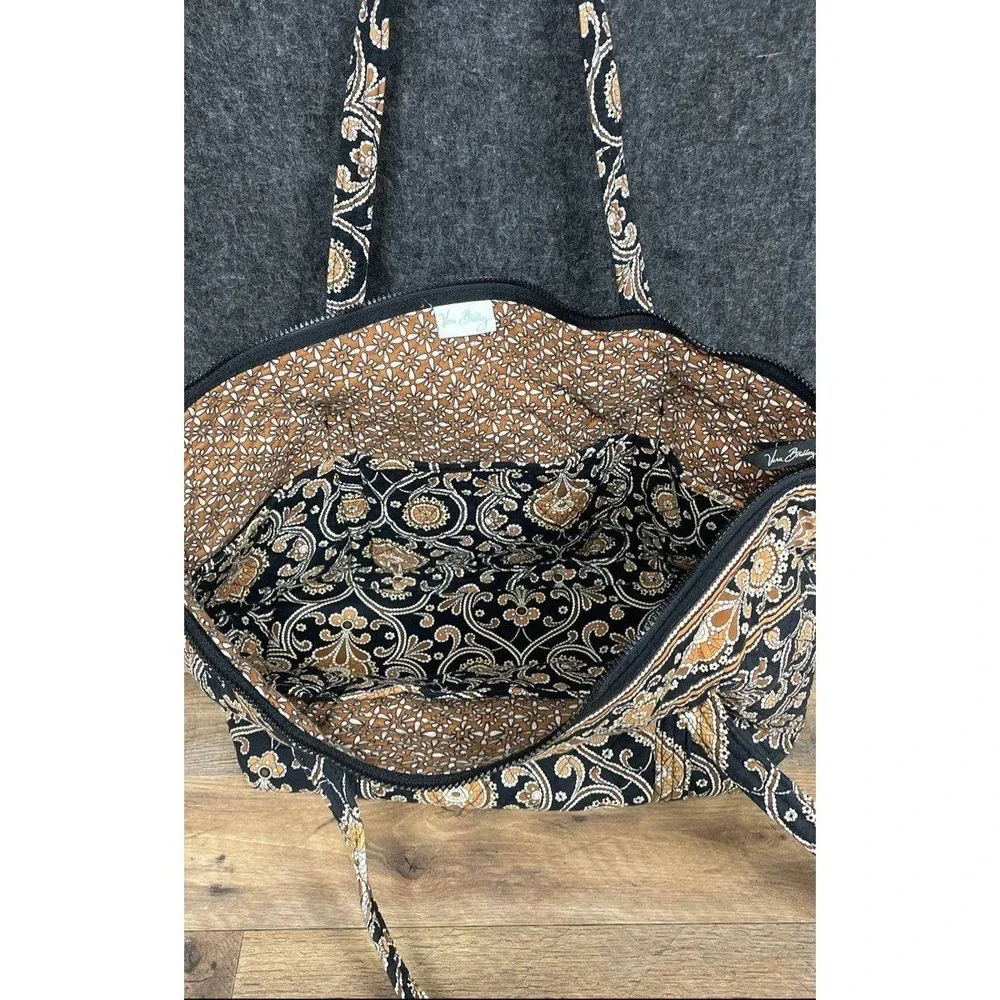 Vera Bradley XL Tote Bag Quilted Cotton Black Gold Medallion Paisley Zippered - Picture 4 of 4